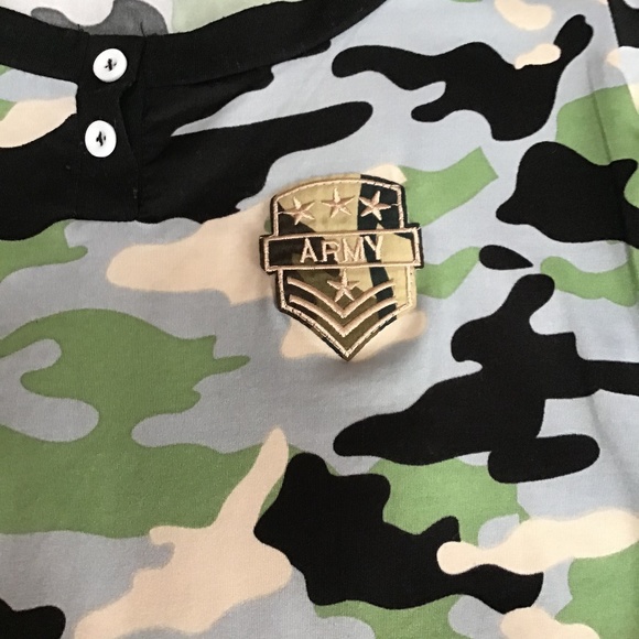 Short Sleeve Camo Army Shirt, size M - Picture 2 of 5